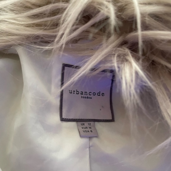 Urbancode Coat in Shaggy Faux Fur, Ombre. - Picture 5 of 16